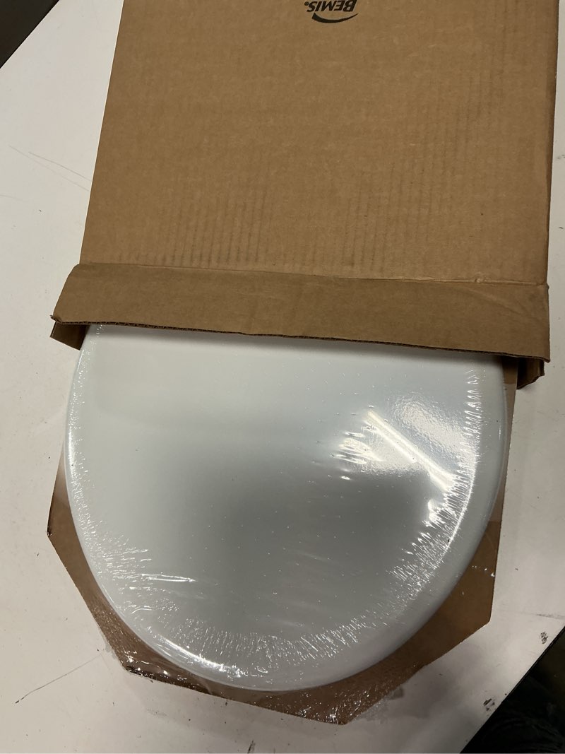 Condition photo showing New/Like New for mayfair slow close round white molded wood toilet seat
