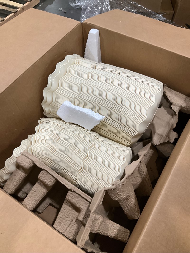 LIYH 50 Pcs Beige Plastic Plates Reusable Unbreakable Dinner Plates Scalloped Plastic Plate Dishwash