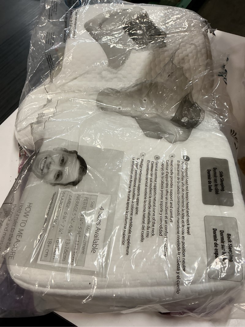 Condition photo showing Good Condition for therapeutica sleeping pillow, average