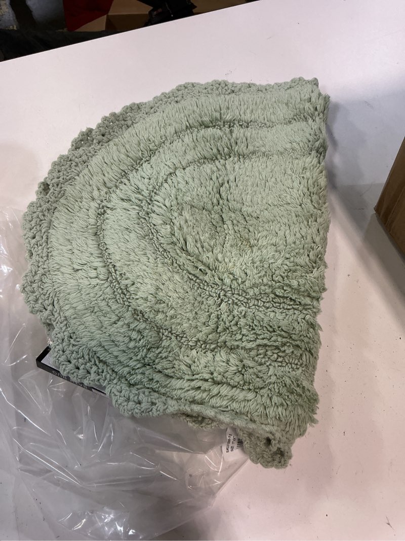 Condition photo showing Good Condition for Chardin home Light Green Crochet Bathrug, 100% Cotton Oval bathmat with artisanally Handcrafted Crochet Border, 17x24 Inch Oval tubmat, Small Rug, Perfect for Half Baths, Powder Rooms, bathrooms Light Green 1'5" x 2' (Oval)