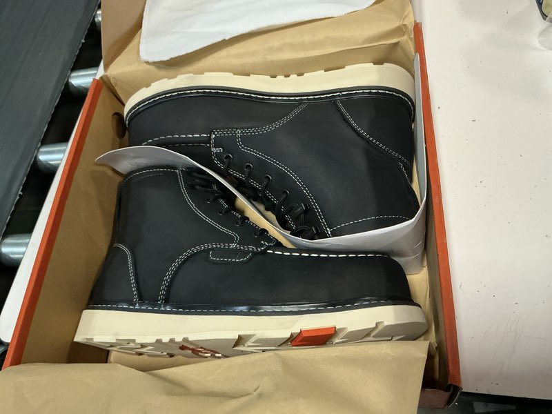 Condition photo showing New/Like New for brunt mens the marin size 9
