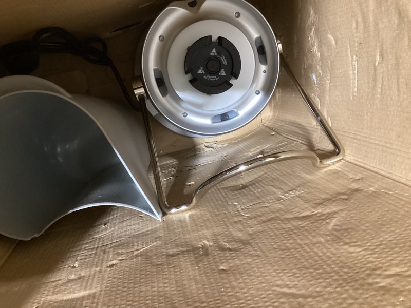 Condition photo showing As Is for breville juice fountain plus je98xl, silver painted silver one size