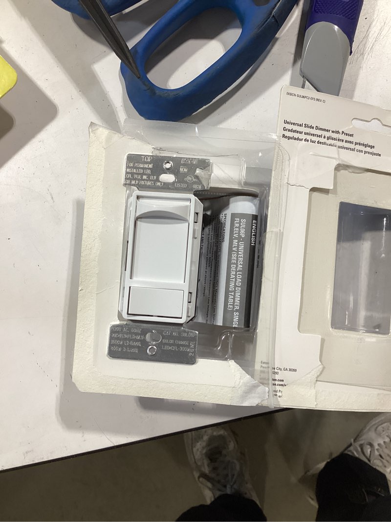 Condition photo showing Good Condition for eaton universal single-pole/3-way led decorator light dimmer, white/light almond/ivory