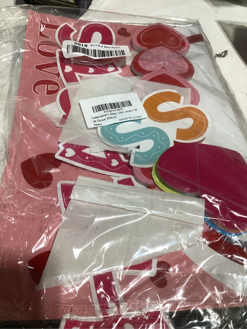 Condition photo showing As Is for valentine's day love heart bulletin board decrations class cut-outs pink border valtes party supplies shool classrom wall door decorl pink large