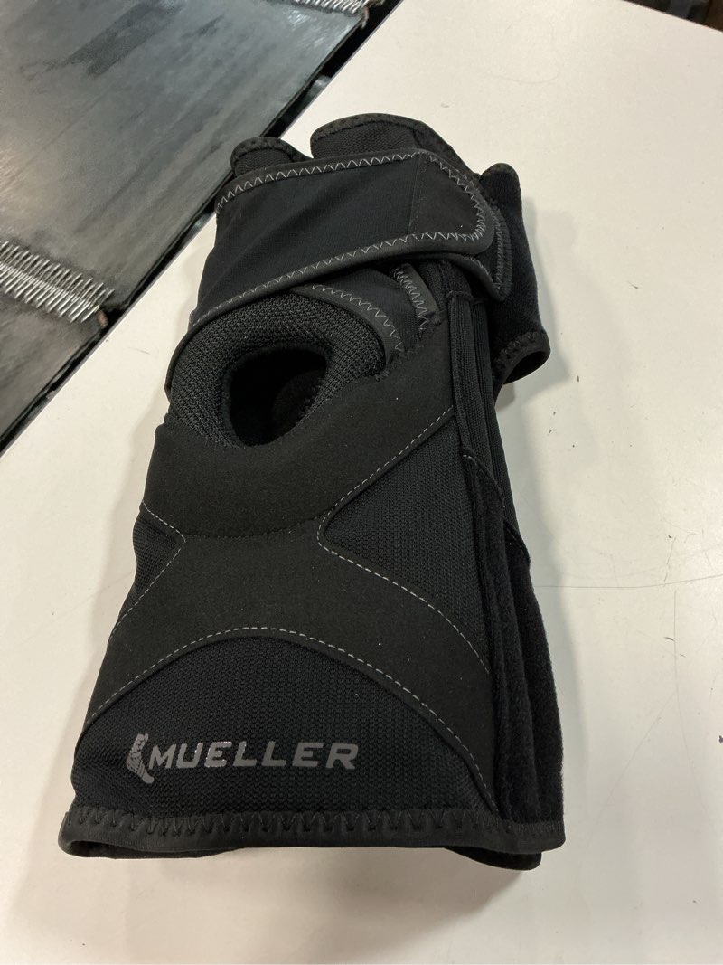 Condition photo showing Good Condition for mueller sports medicine hero™ knee stabilizer, osfm, black