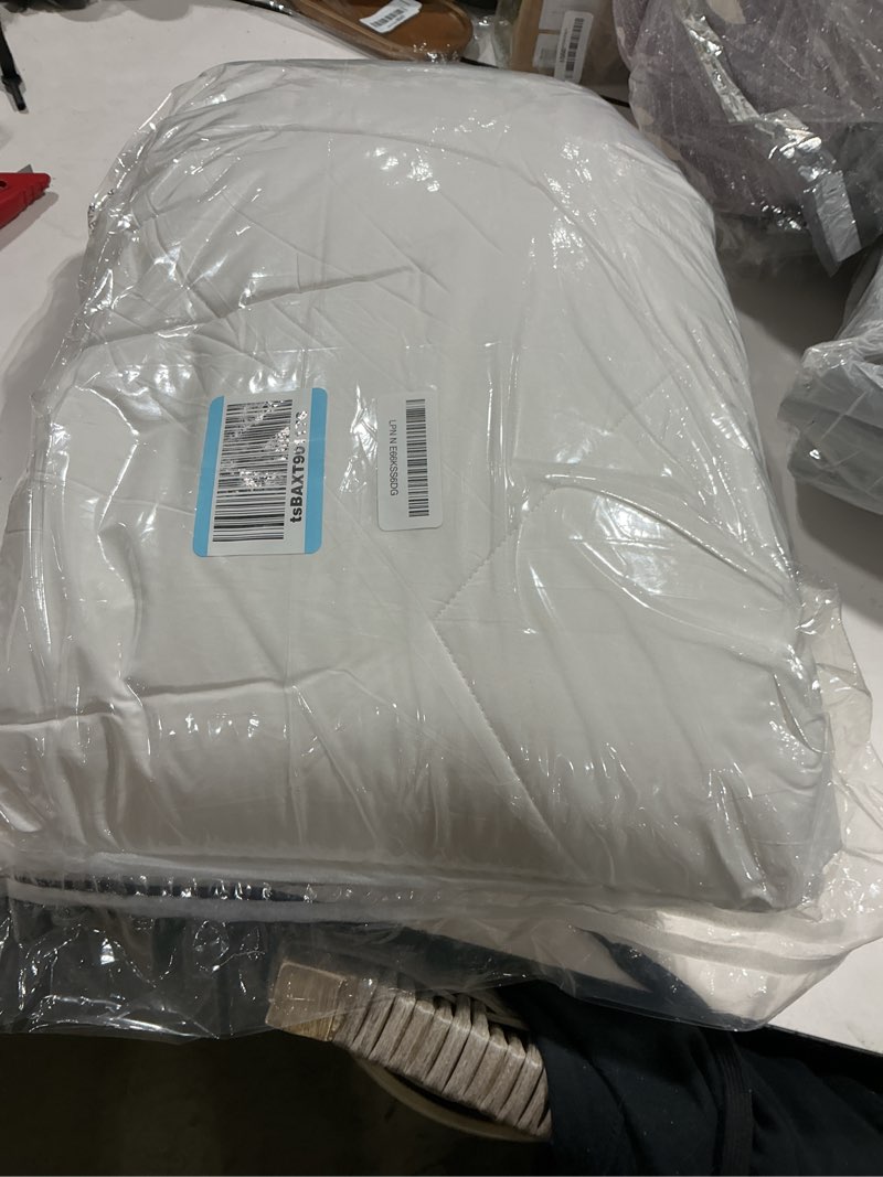Condition photo showing Good Condition for duvet insert cotton comforter queen size white down alternative duvet insert 100% cotton shell quilted fluffy comforter lightweight all season 4 corner tabs durable breathable noiseless white queen
