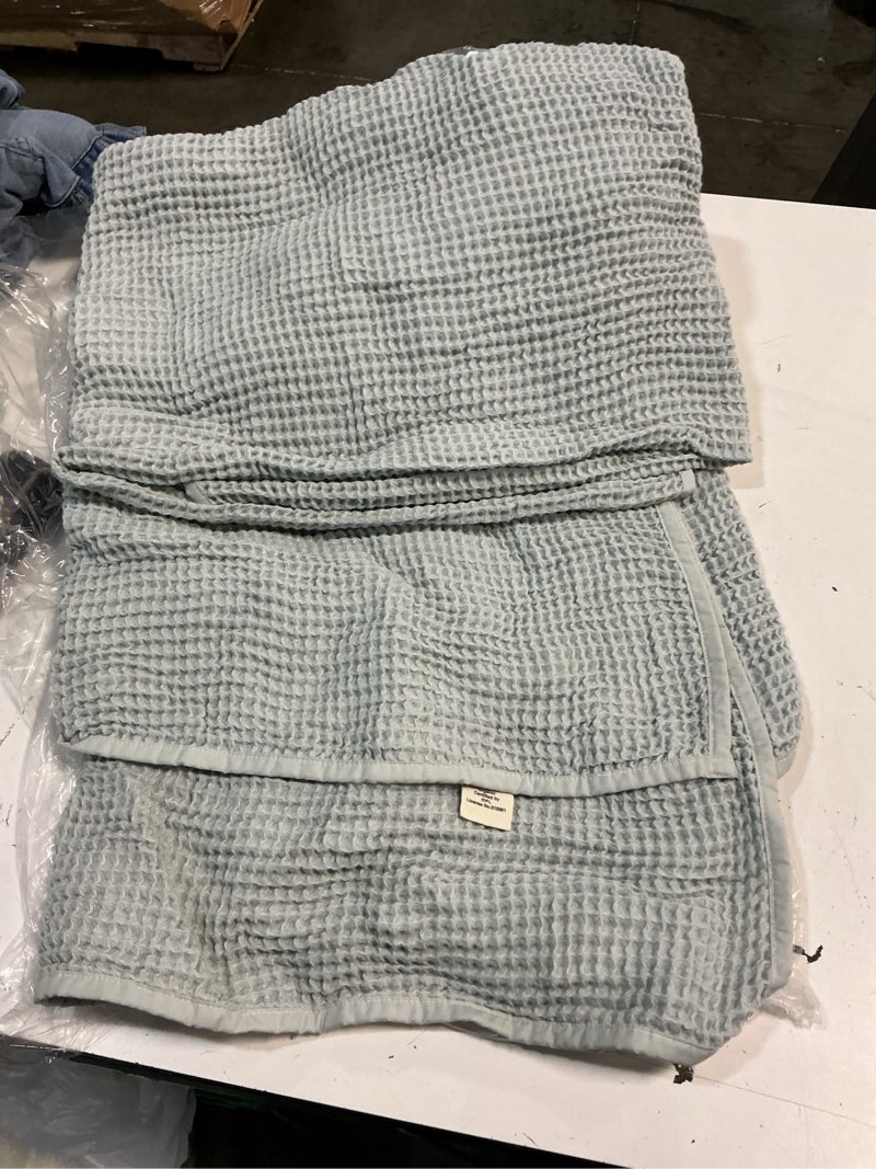 Condition photo showing Good Condition for organic waffle throw, 50x70, mist