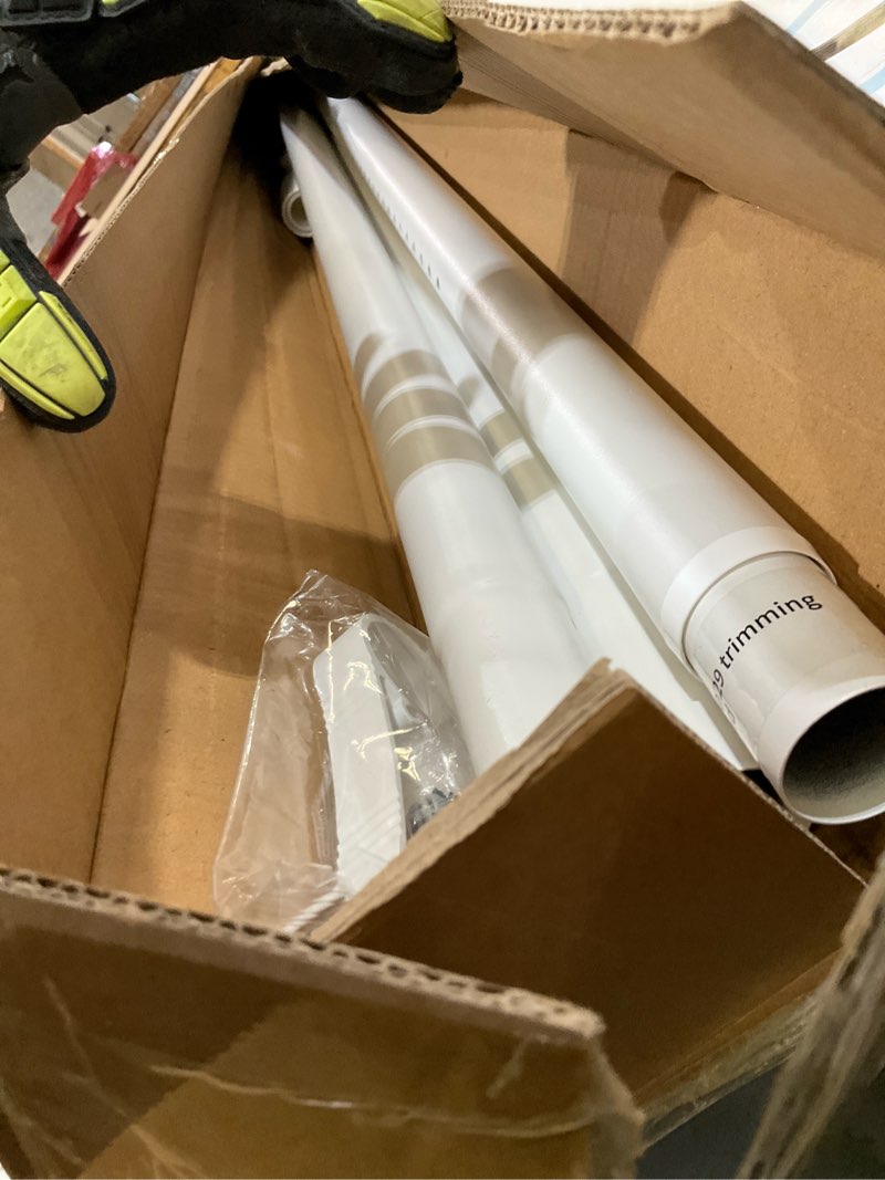 Condition photo showing Good Condition for tension curtian rod