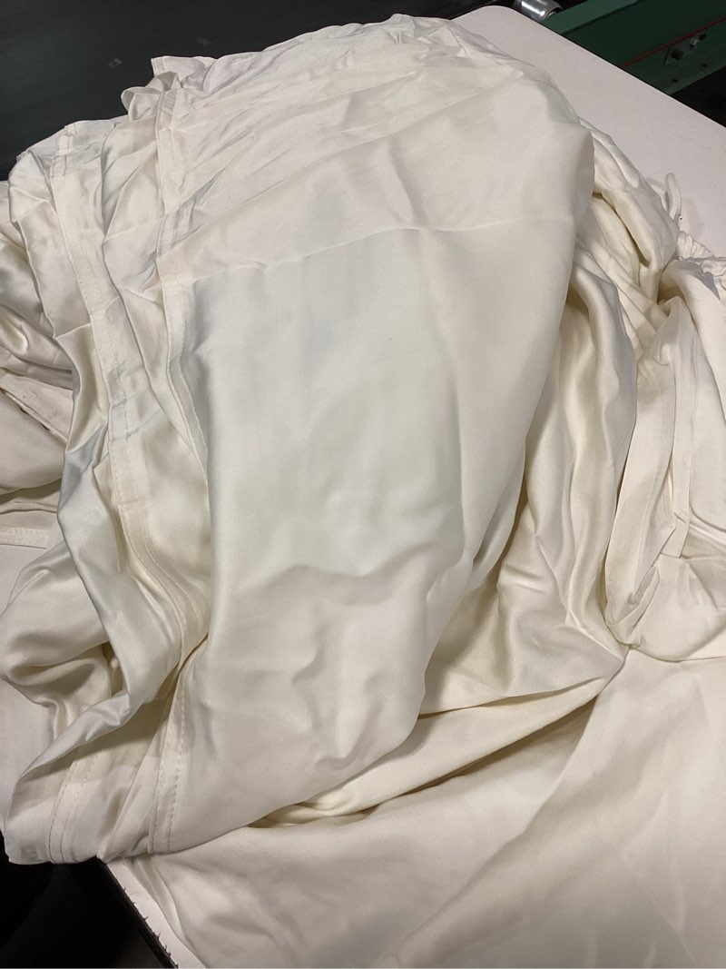 Condition photo showing Good Condition for bamboo sheet set ivory full/queen