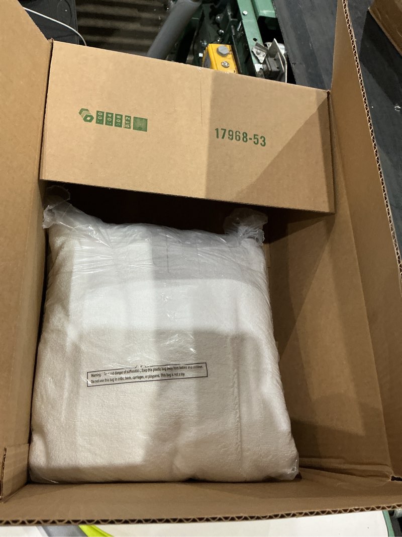 Condition photo showing New/Like New for lacoste heritage 100% supima cotton bath sheet, white, 35" x 70" – highly absorbent & quick drying, premium super soft bath towel, bathroom essential, gift for all occasions, machine washable white bath sheet 35x70