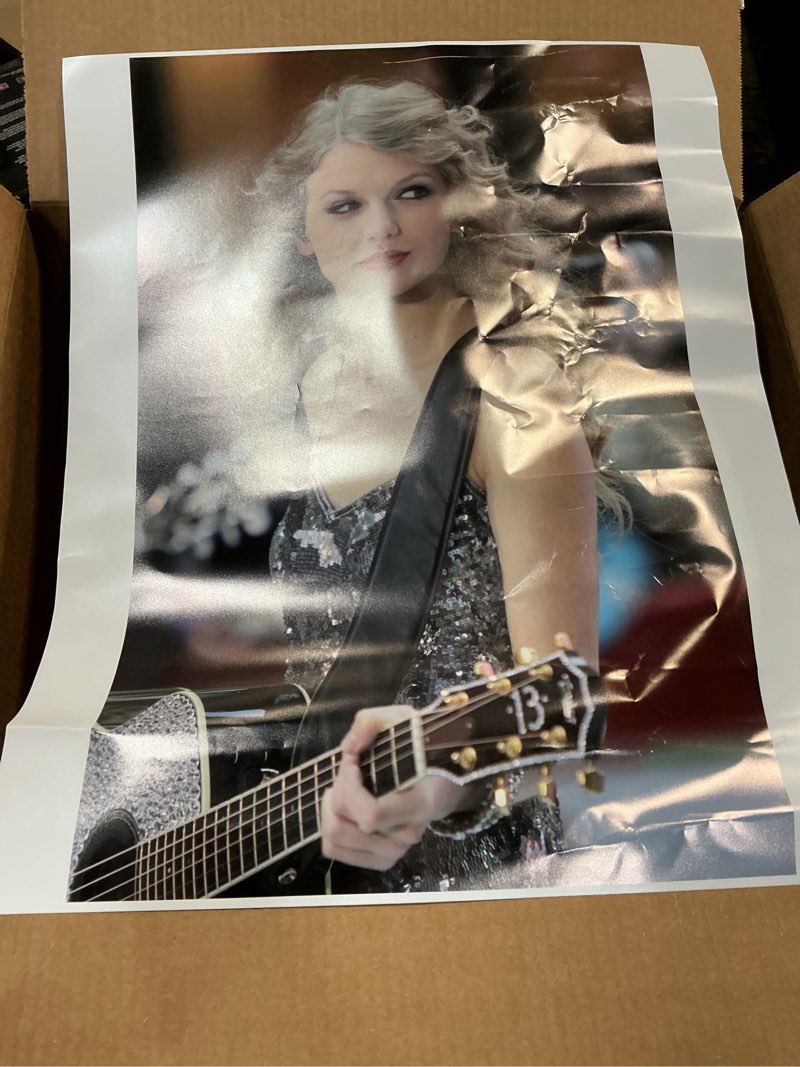 taylor swift 2010 photo by john barrett (taylor swift3713) poster print (16 x 20)