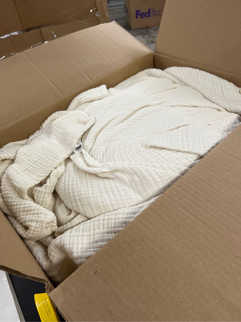 Condition photo showing Good Condition for organic airy gauze duvet cover set, king/cal king, undyed
