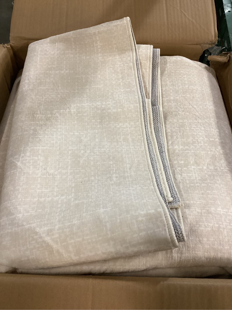 Condition photo showing item condition for RUGSREAL Living Room Area Rug 9x12 Machine Washable Rug Non-Slip Stain Resistant Modern Abstract Bedroom Rug Contemporary Throw Floor Carpet for Dining Room Solid Area Rug for Home Office, Cream Cream 9' x 12' (Rectangular)