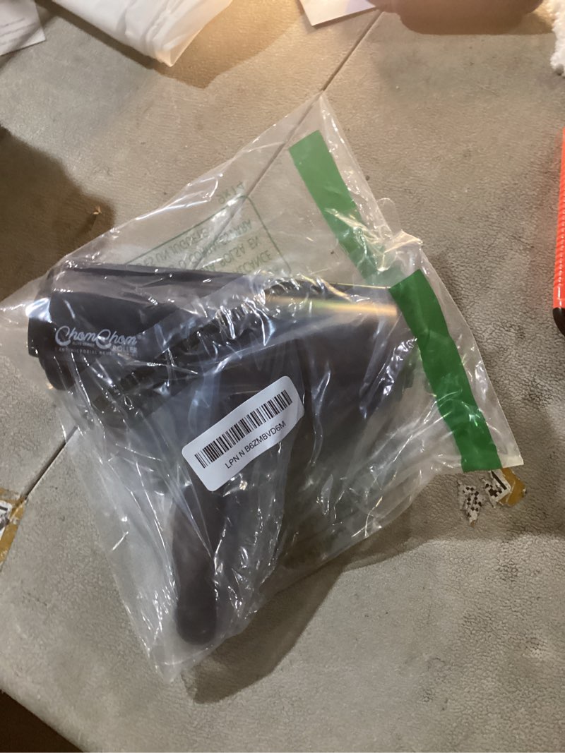 Condition photo showing New/Like New for ChomChom Roller Pet Hair Remover – Original Size Reusable Lint Roller for Cat & Dog Hair on Furniture, Couch, Carpet, Car, Rugs & Bedding – Portable, Eco-Friendly (Black) Black Classic