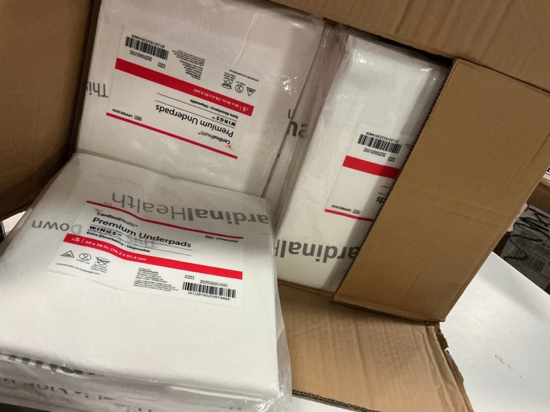 Condition photo showing New/Like New for cardinal health uppmx3036 premium underpad, wings maximum absorbency, white, 30 x 36in (1 case of 70 eaches) 30 in x 36 in case of 70