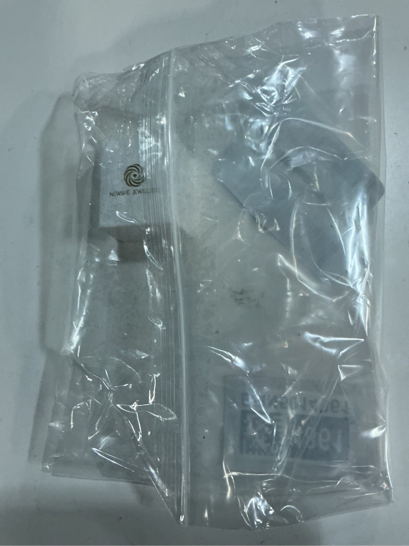 https://lotting-media.assets.bidfta.com/lotting_667e24d7-092e-4d26-bc43-8ac283d469ea
