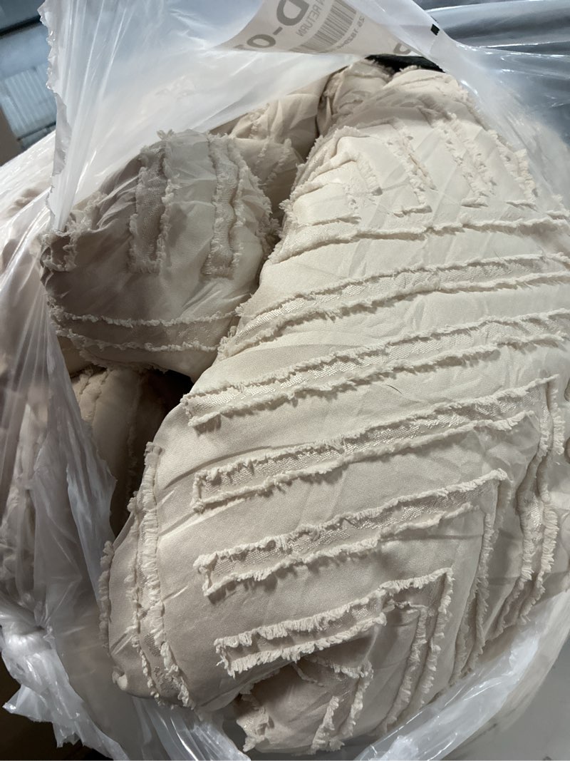 Condition photo showing As Is for Litanika Beige Super King Plus Comforter, 3 Pieces Cream Tufted Boho Farmhouse Bedding Comforter Sets, Lightweight Fluffy Bed Set for All Season (128x120In Comforter and 2 Pillowcases) Super King Plus (128"x120") 01-beige