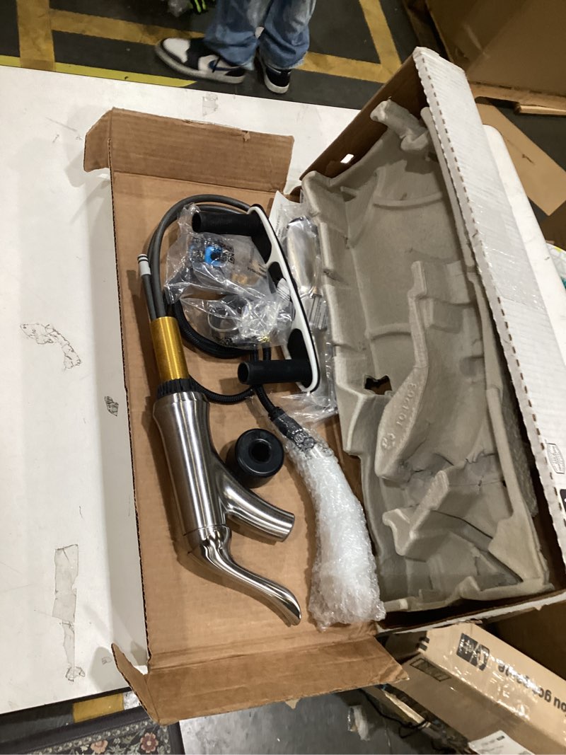 Condition photo showing Good Condition for Delta Linden Brushed Nickel Kitchen Faucet with Pull-Out Sprayer, Contemporary Single Hole Kitchen Sink Faucet, Single Handle, Arctic Stainless 4353-AR-DST