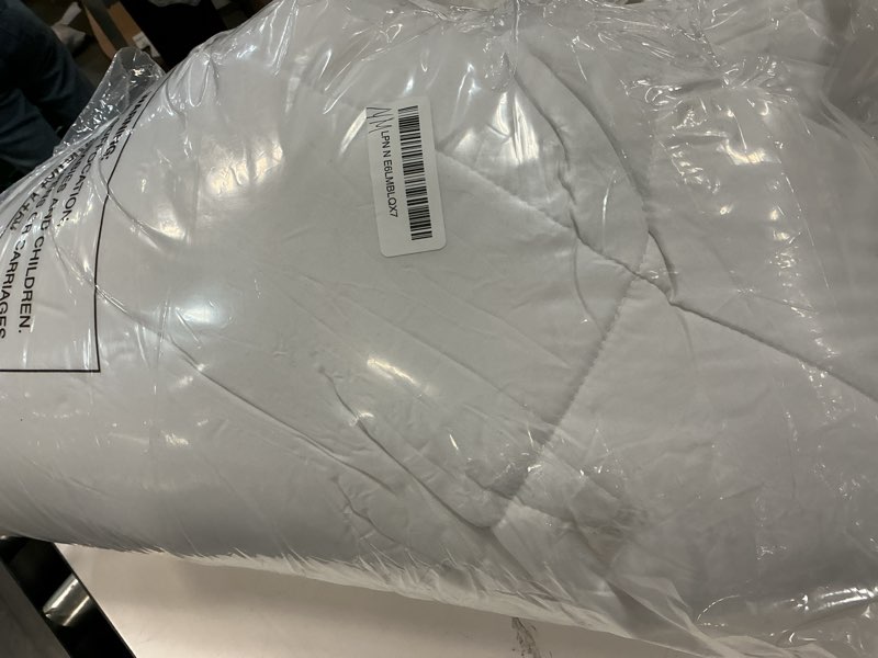 Condition photo showing As Is for cohome premium california king size comforter, all-season quilted down alternative duvet insert, luxury hotel gentlesoft comforter with anti-clump tech & 8 tabs - reversible - white 96x104 inches california king white