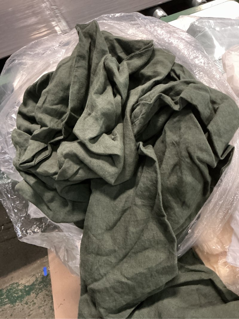 Condition photo showing Good Condition for european linen duvet cover set solid: pine size: full/queen