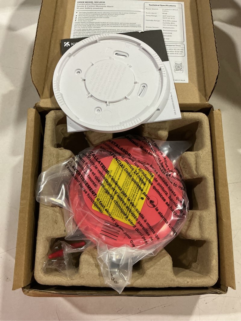 Condition photo showing Good Condition for kidde smoke and carbon monoxide detector, 10-year battery powered, led status lights, 85 db alarm, 5-inches, 30cud10, 1 pack 1 pack 30cud10