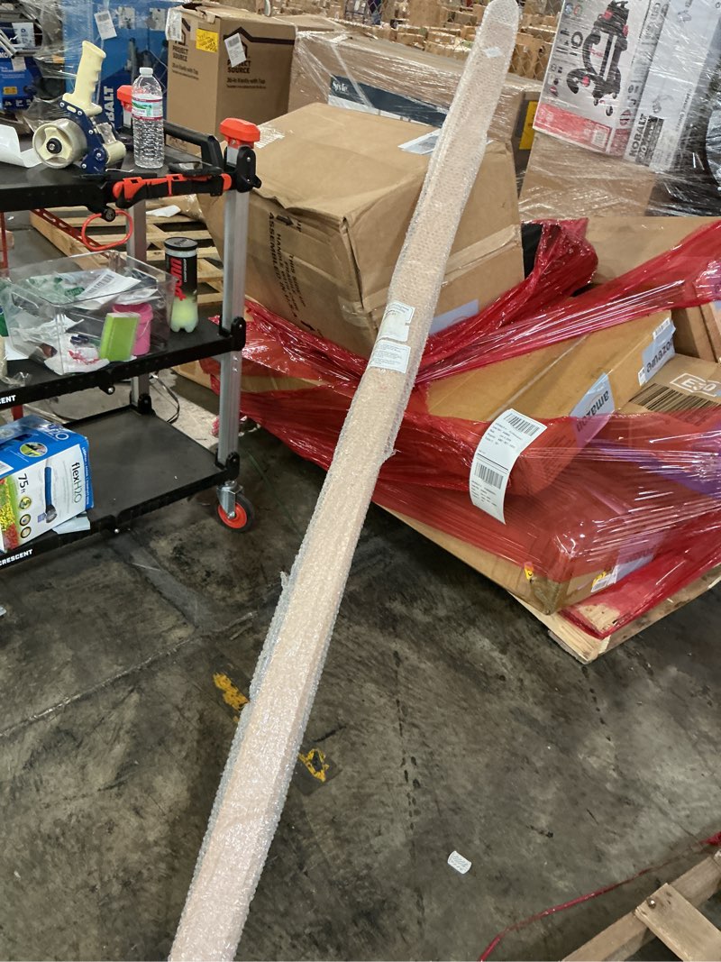 Condition photo showing Good Condition for 2 1/4"h x 2 3/8"p x 3 1/4"f x 94 1/2"l andrea rope carved wood crown moulding, cherry 3.25-in. f cherry 1