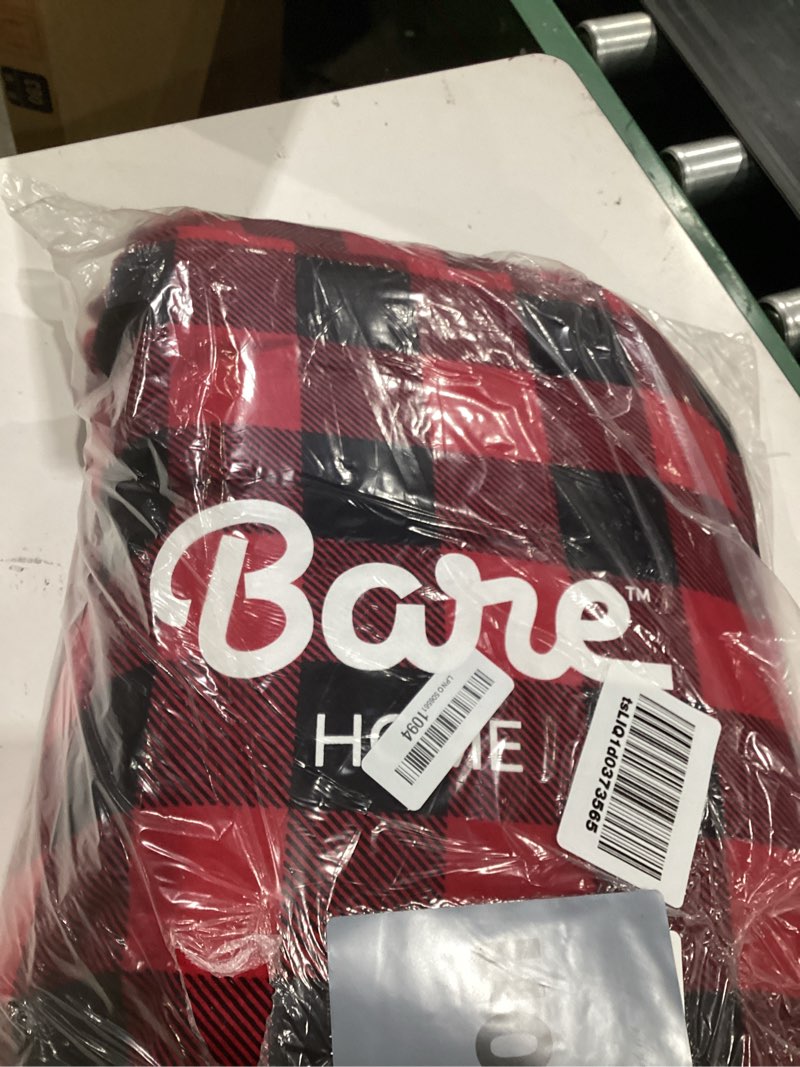 Condition photo showing Good Condition for bare home flannel sheet set prints, 100% cotton, velvety soft heavyweight - christmas holiday sheets - double brushed flannel - extra softness, comfort - deep pocket (queen, buffalo plaid - red/black) queen 02 - buffalo plaid - red/black