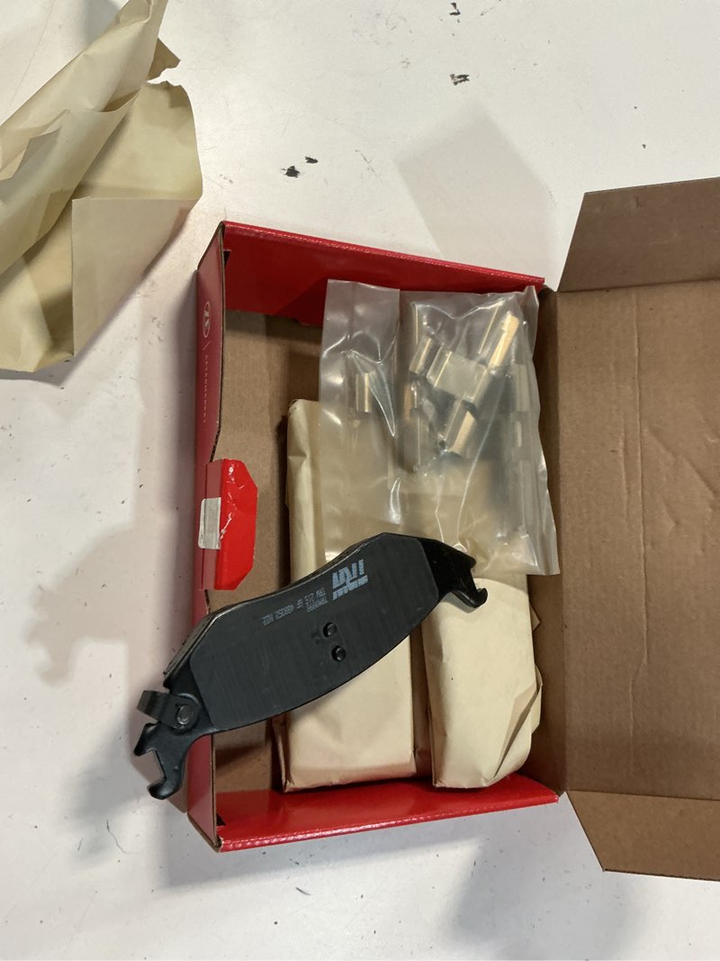 Condition photo showing Good Condition for trw pro trm0898 disc brake pad set for dodge ram 1500 2002-2003, rear
