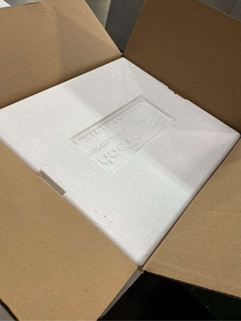 Condition photo showing Good Condition for polar tech 227c thermo chill insulated carton with foam shipper, medium, 15.5" length x 13.75" width x 10.5" depth, 2 count (pack of 1)