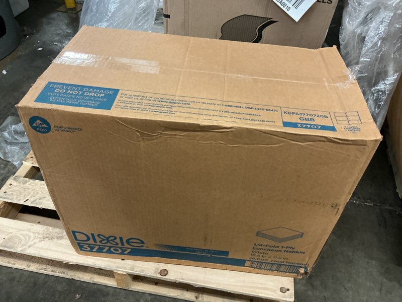 Condition photo showing New/Like New for luncheon napkin, acclaim, white, pk6000