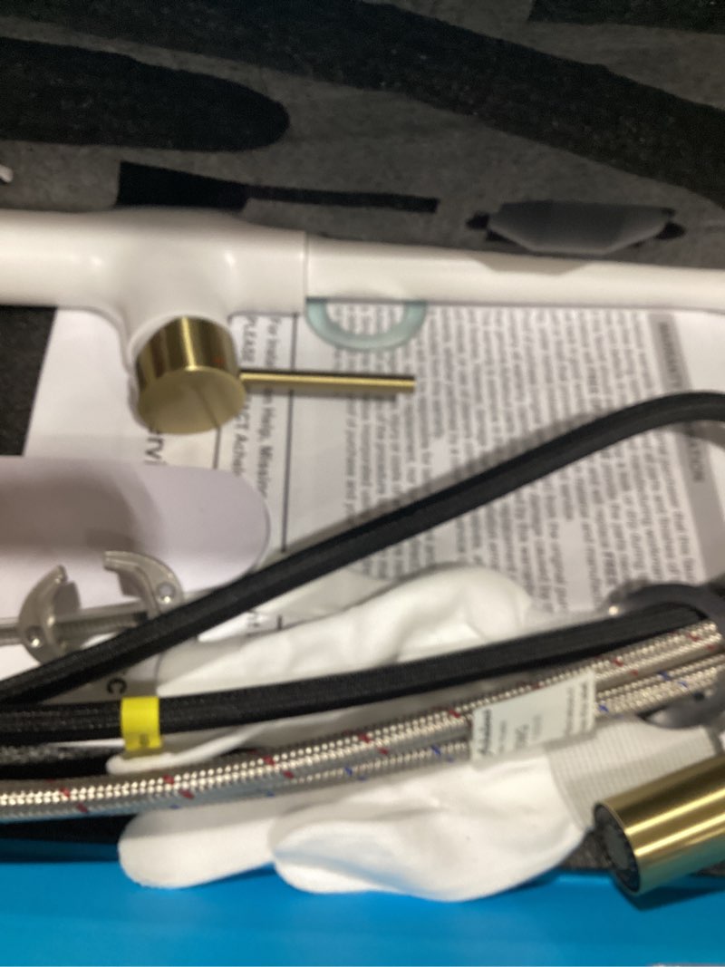 Condition photo showing New/Like New for achelous white and gold kitchen faucet with pull down magnetic docking sprayer,stainless steel pull out rv kitchen sink faucets,single handle deck mount,grifos de cocina white and gold magnetic docking