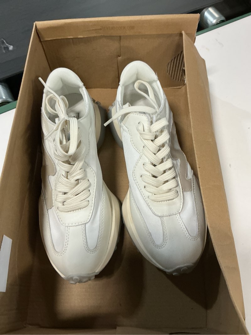 Condition photo showing Good Condition for Steve Madden Womens Campo 6.5 White/Grey