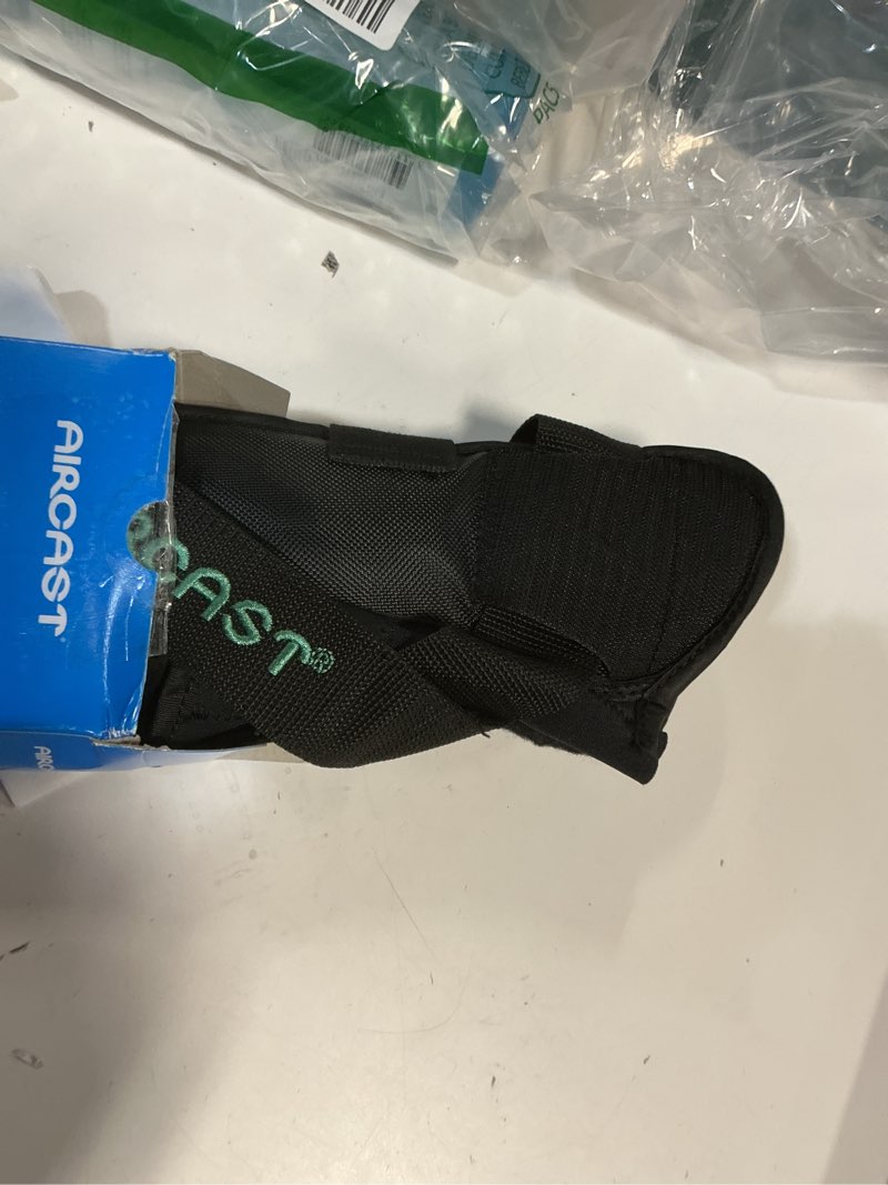 Condition photo showing Good Condition for Aircast AirSport Ankle Brace-XLarge-Left Left Foot X-Large (Pack of 1)