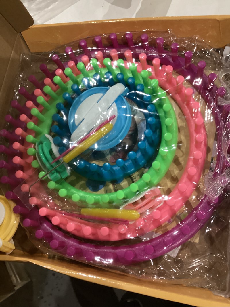 Condition photo showing Good Condition for READAEER Round Knitting Looms Set Craft Kit Tool with Hook Needle and Pompom Maker