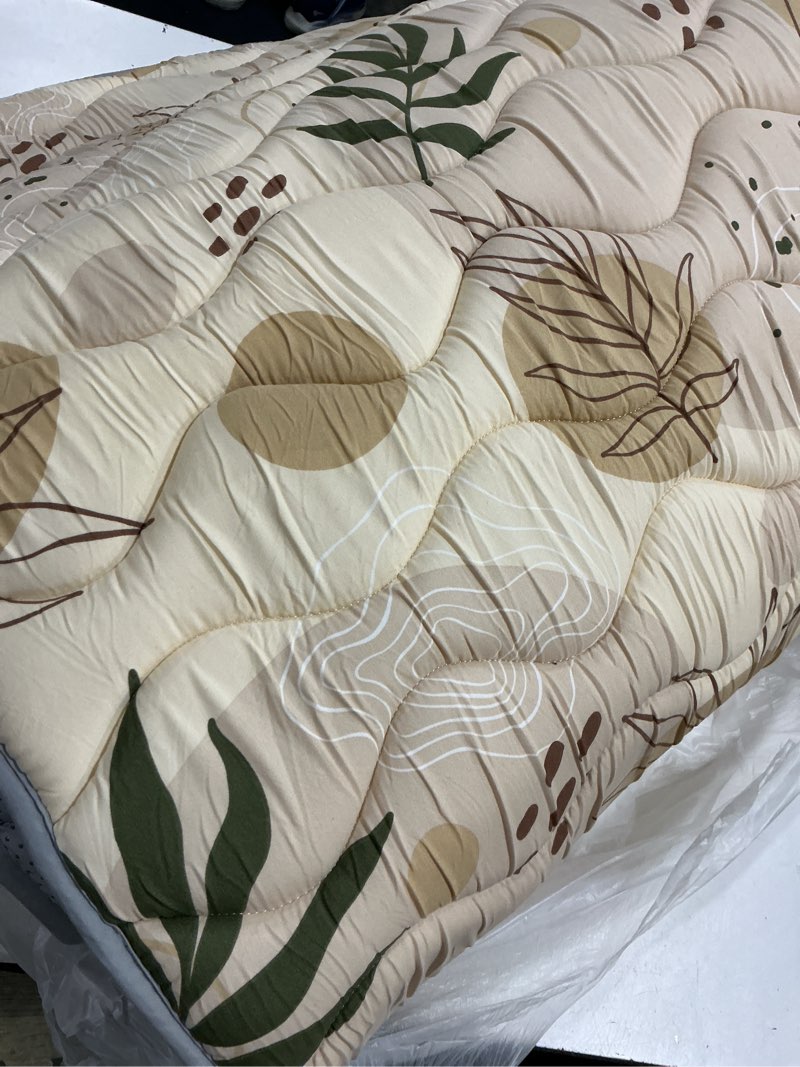 Condition photo showing Good Condition for blissful diary baby play mats for floor, 50x50 playpen mat, thick cushioning padding foam playmat for baby and toddlers infants, non-slip & machine washable, earth tones design earth tones 50" x 50"