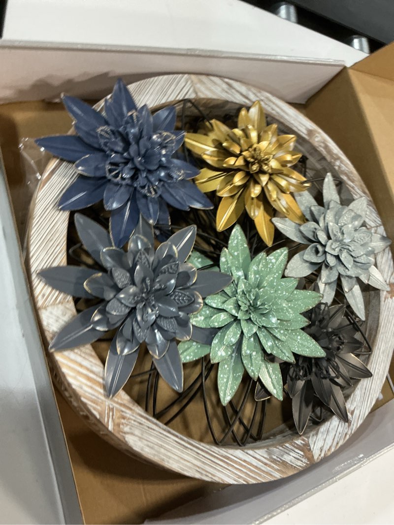 Condition photo showing Good Condition for paquesta 3 piece round farmhouse wall decor with 6 piece interchangeable flowers 15.75'' medallion wood & metal rustic wall art for living room bedroom kitchen bathroom dining room home decorations (large black wheel)