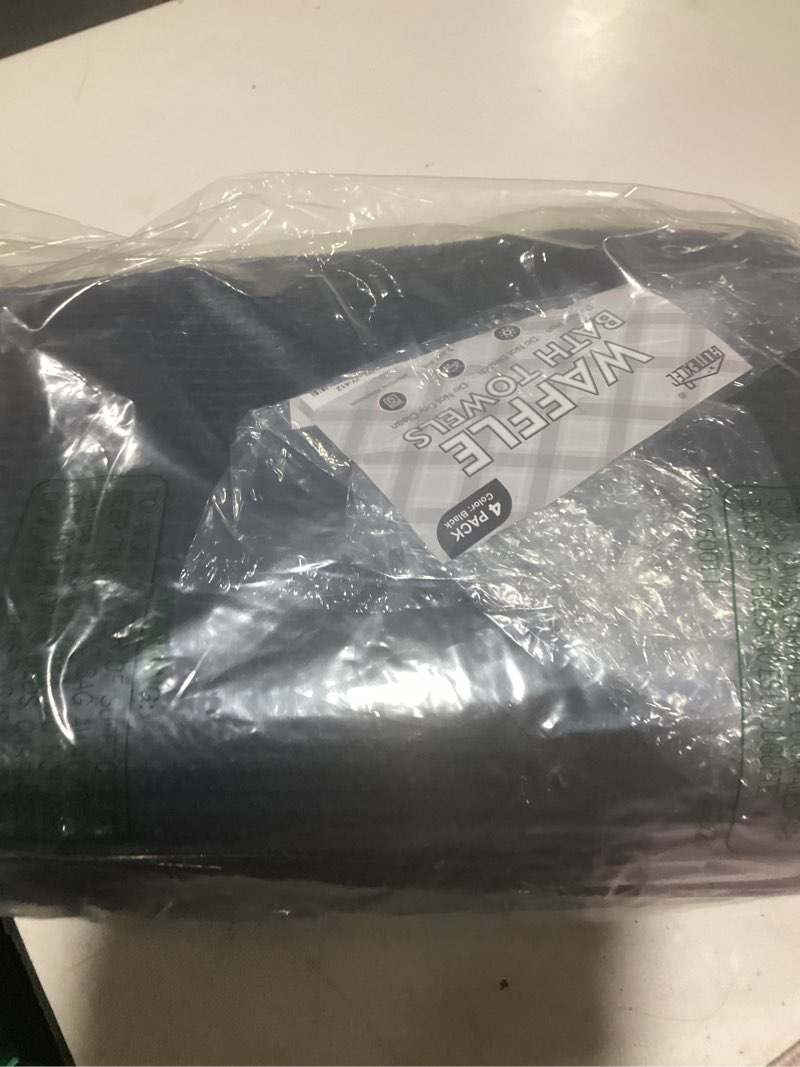 Condition photo showing New/Like New for homexcel waffle bath towels set 4 pack, premium microfiber bathroom towels, lightweight, highly absorbent and quick dry towel for bathroom, gym, shower, hotel, and spa, 30 x 60 inch, black black 30 x 60 inch 4