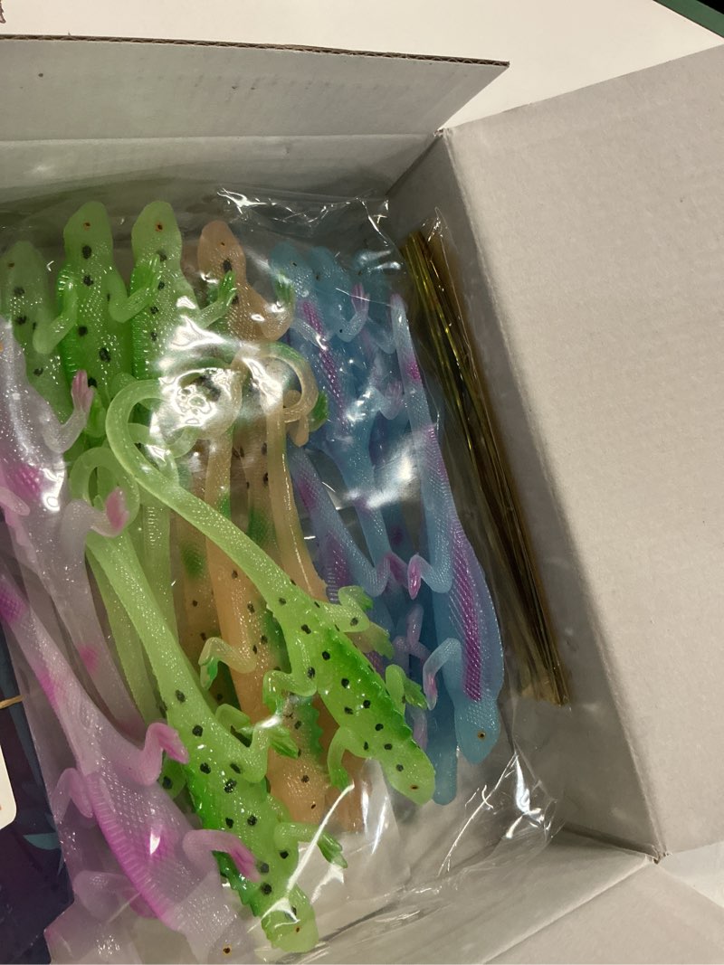 Condition photo showing Good Condition for Shemira 24 Pack Valentines Day Cards for Kids, Bulk Valentines Cards for Kids with Glow in the Dark Lizards toys for School Classroom Valentine's Gifts Exchange, Valentine Party Favor A-Glow in the Dark Toy