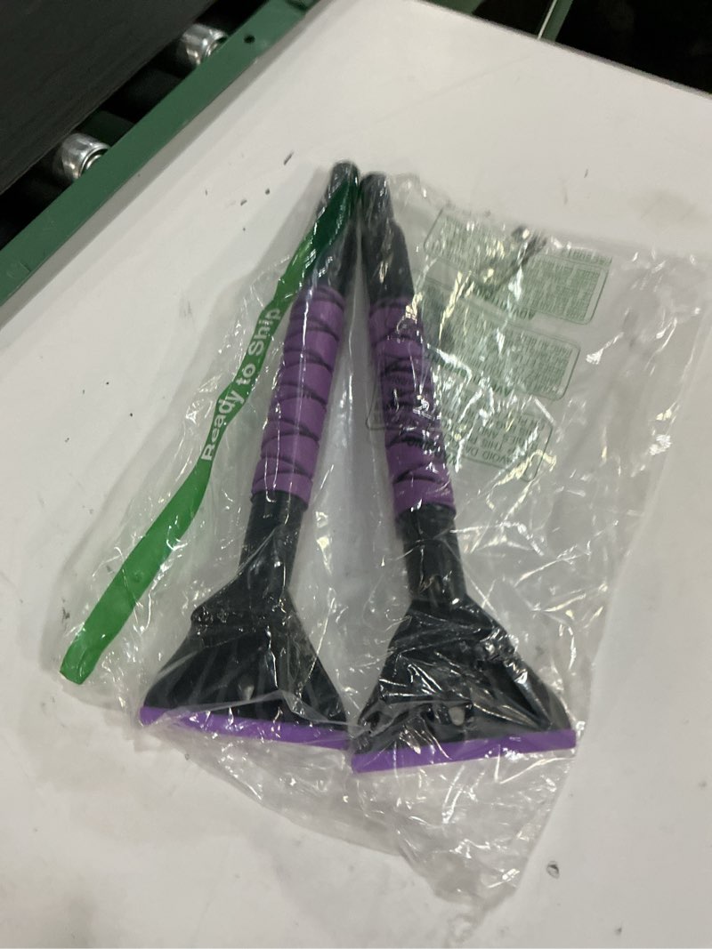 Condition photo showing Good Condition for Gardzen 2 Packs 32" Snow Brush and Ice Scraper for Car Windshield, 2-in-1 Car Snow Brush and Ice Scraper, Extendable Snow Scraper with Brush, Snow Removal for Cars SUVs 32" x 2