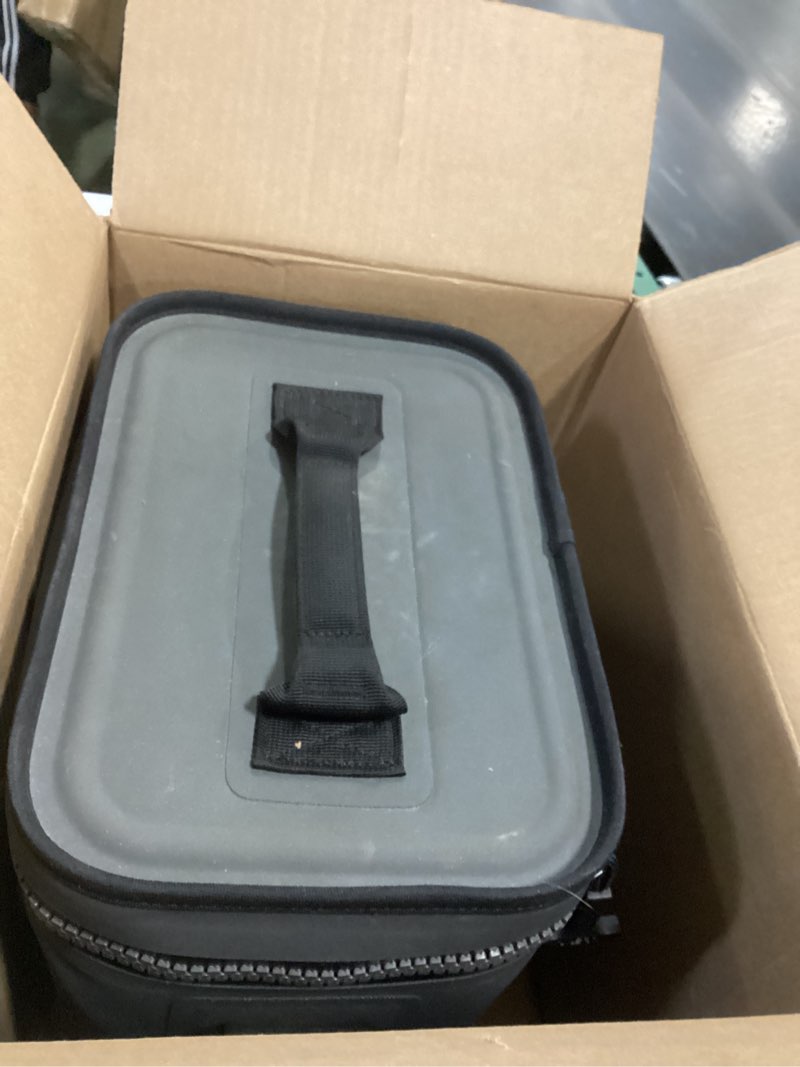 Condition photo showing Good Condition for YETI Hopper Flip 8 Portable Soft Cooler Charcoal