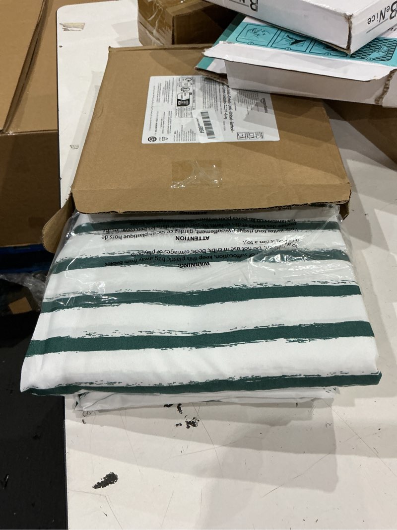 Condition photo showing Good Condition for amazon basics kid's soft easy-wash lightweight microfiber 3-piece sheet set with 1 standard pillowcase, 1 flat sheet, 1 fitted sheet, twin, green stripes green stripes twin