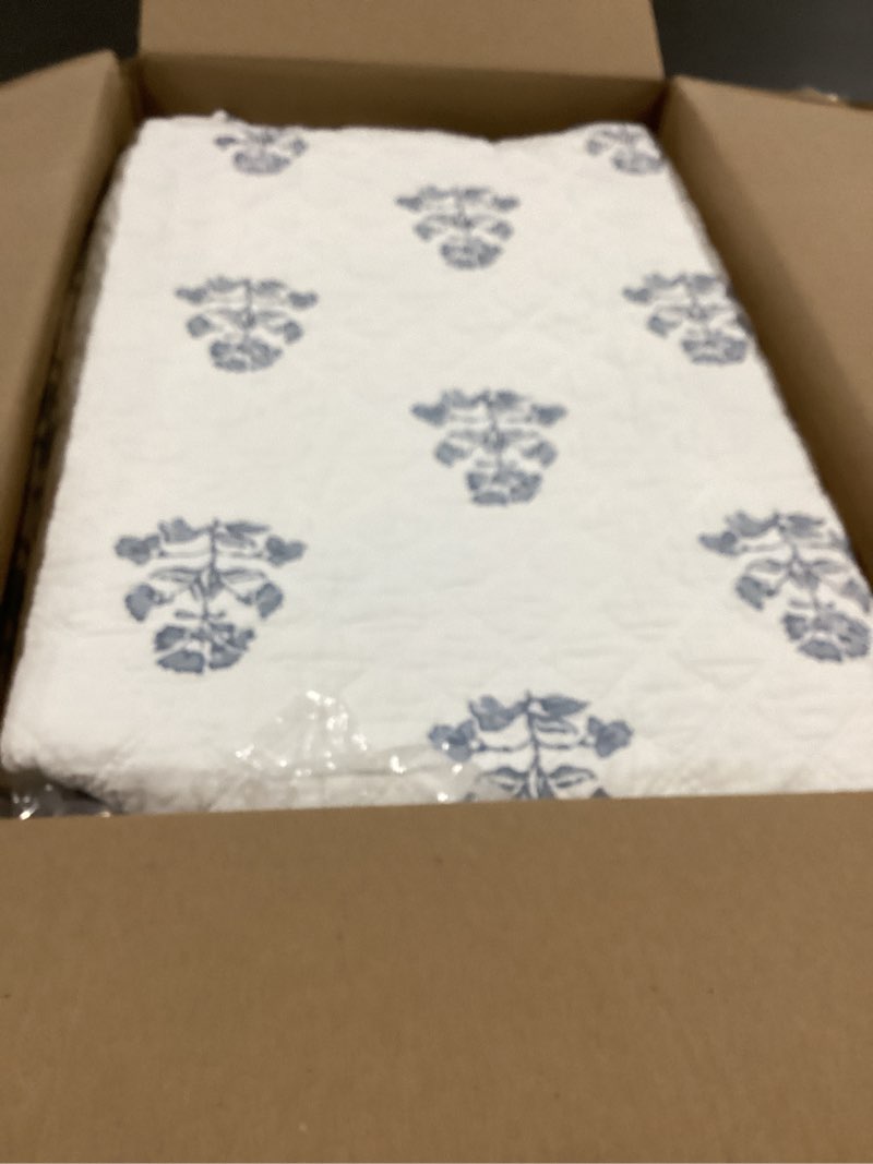 Condition photo showing Good Condition for martha stewart - king quilt set, 100% cotton reversible bedding set, incredibly soft feel for year round comfort, 3 piece bed set with matching pillowcases (flower block print blue) king flower block blue