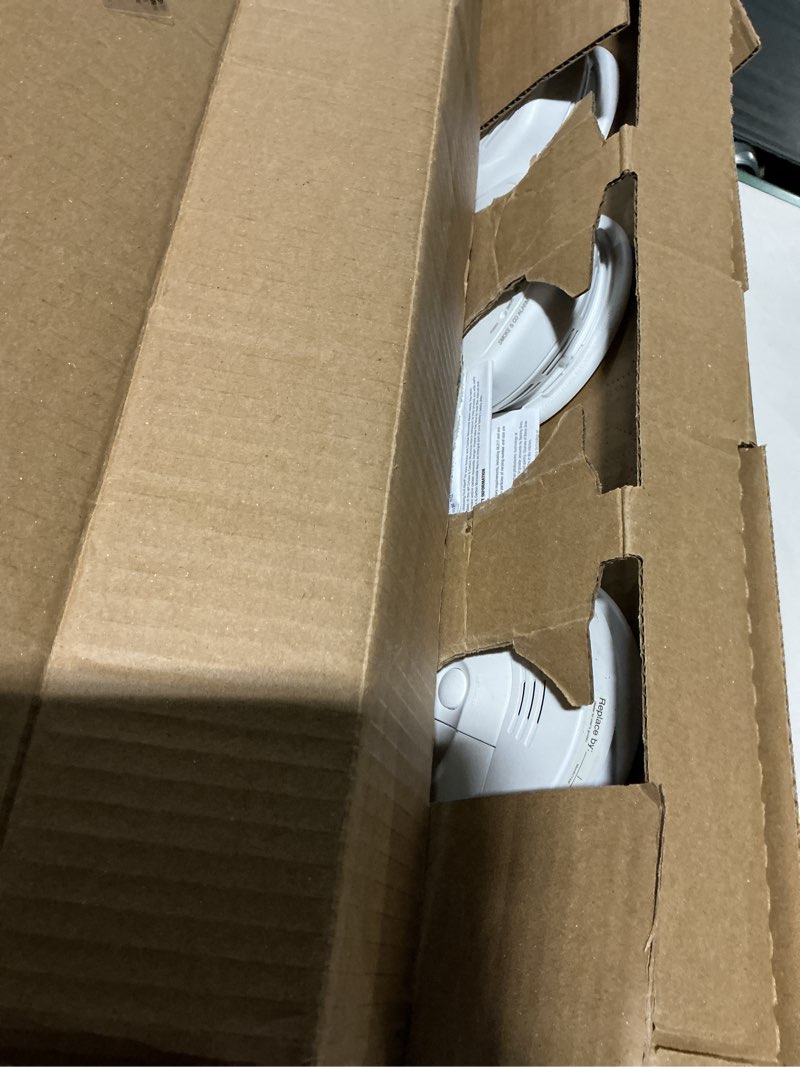 Condition photo showing As Is for First Alert SMCO100 Battery-Operated Combination Smoke & Carbon Monoxide Alarm - 3 Pack 3-Pack Precision Detection SMCO100