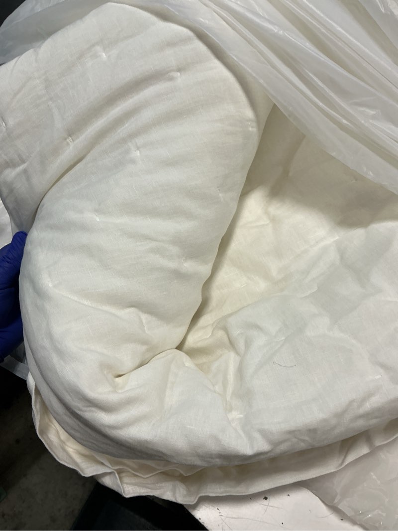 Condition photo showing Good Condition for european linen dream quilt, king/cal king, ivory