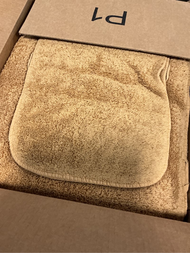 Condition photo showing Good Condition for redkiss ultra-plush bath towel set - 900gsm premium thick cotton for bathroom & spa, super absorbent quick-dry bath sheets with no shedding (4-piece set for adults, luxury hotel & home use)-brown brownish yellow towel set of 4