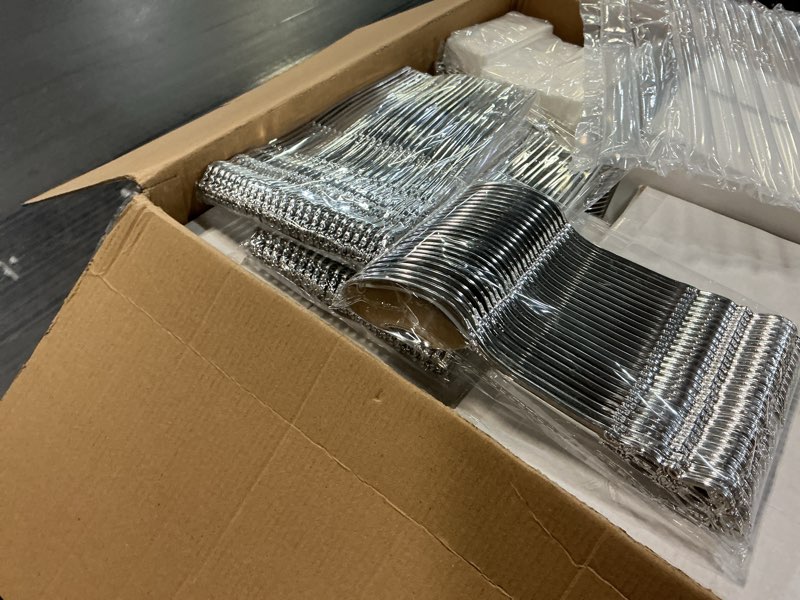 Condition photo showing Good Condition for YOUBET 700PCS Silver Plastic Plates - White and Silver Disposable Plates - Silvery Plastic Dinnerware Set - Include 200 Plates, 300 Heavy Duty Silverware, 100 Cups and 100 Napkins for Wedding & Party