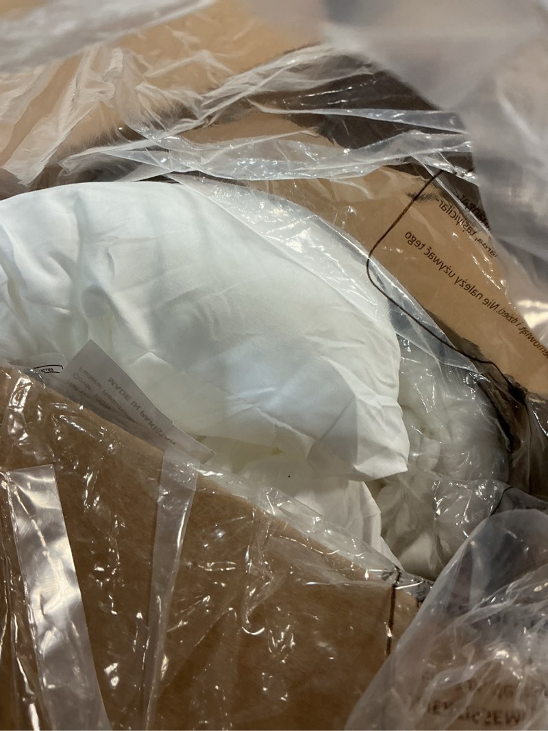 Condition photo showing Good Condition for Utopia Bedding Throw Pillows Insert (Pack of 2, White) - 24 x 24 Inches Bed and Couch Pillows - Indoor Decorative Pillow White 24x24 Inch