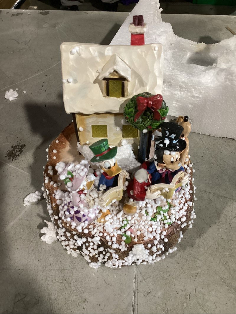Condition photo showing Good Condition for enesco jim shore disney traditions christmas mickey mouse and friends figurine, 5.91 inch, multicolor