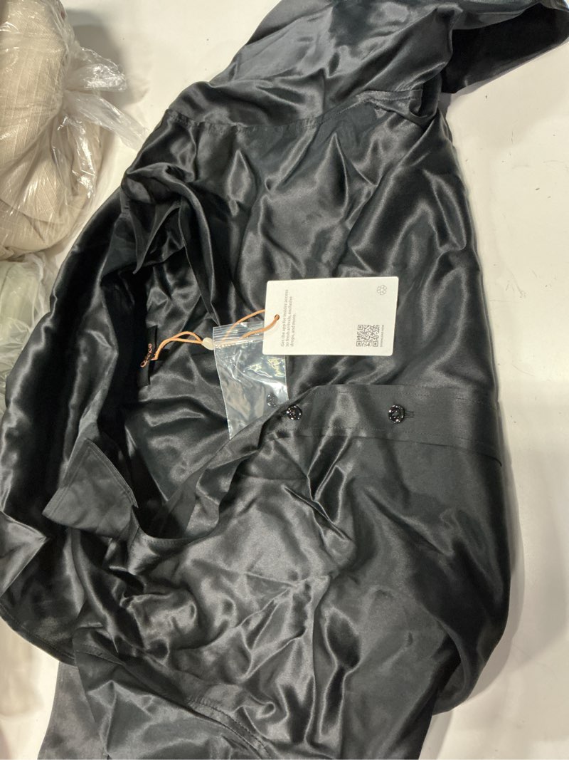 Condition photo showing Good Condition for washable silk three-quarter sleeve shirt black m