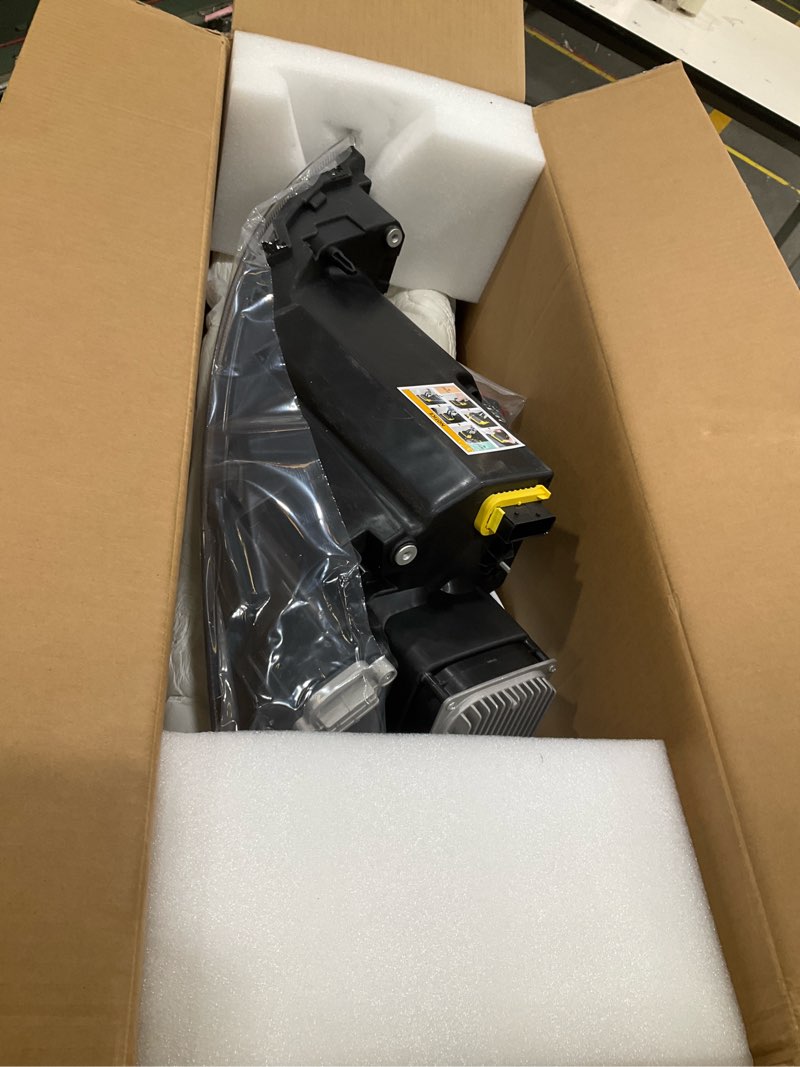Condition photo showing Good Condition for front headlight compatible with 2018+ volvo vnr black reflective led headlight with drl with led control module,left side left 2018+ vnl vnr